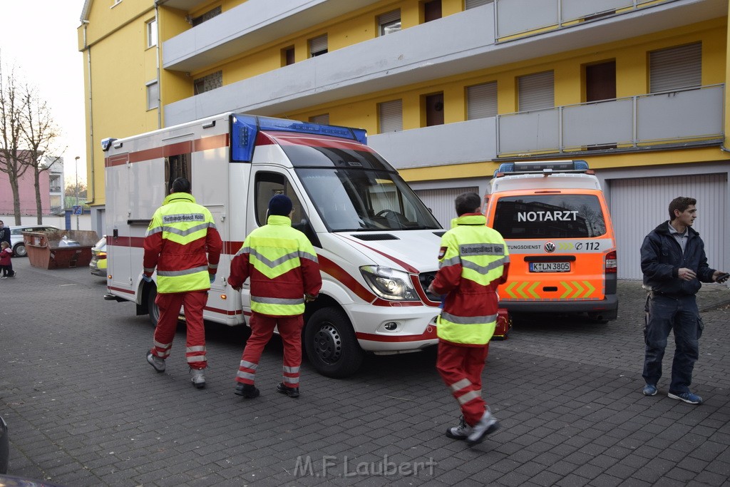 Feuer 1 Koeln Vingst Hesshofplatz P20.JPG - Miklos Laubert